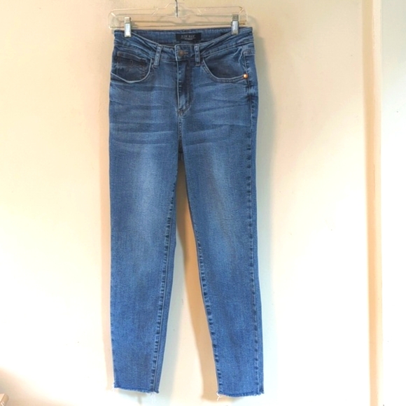 Judy Blue Hi-Waisted Embroidered Pocket Relaxed Fit 7/28 - Picture 5 of 16